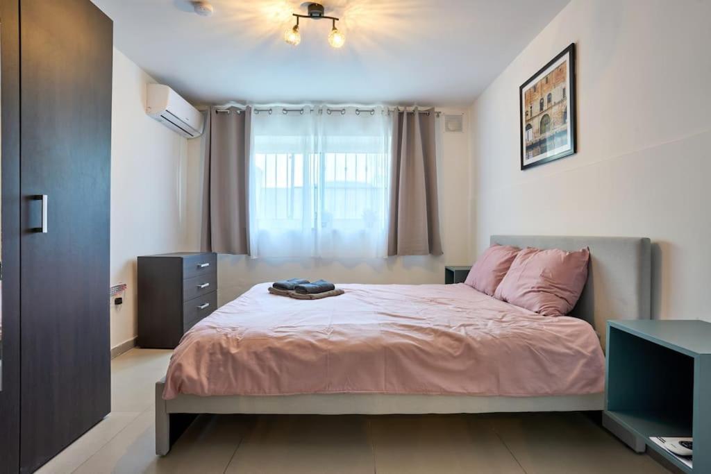 Urban Front - Walking Distance From Paceville And St George Bay Beach Is-Swieqi Экстерьер фото