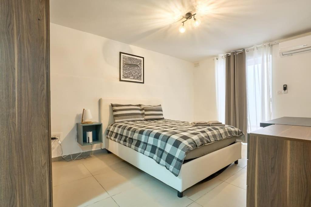 Urban Front - Walking Distance From Paceville And St George Bay Beach Is-Swieqi Экстерьер фото