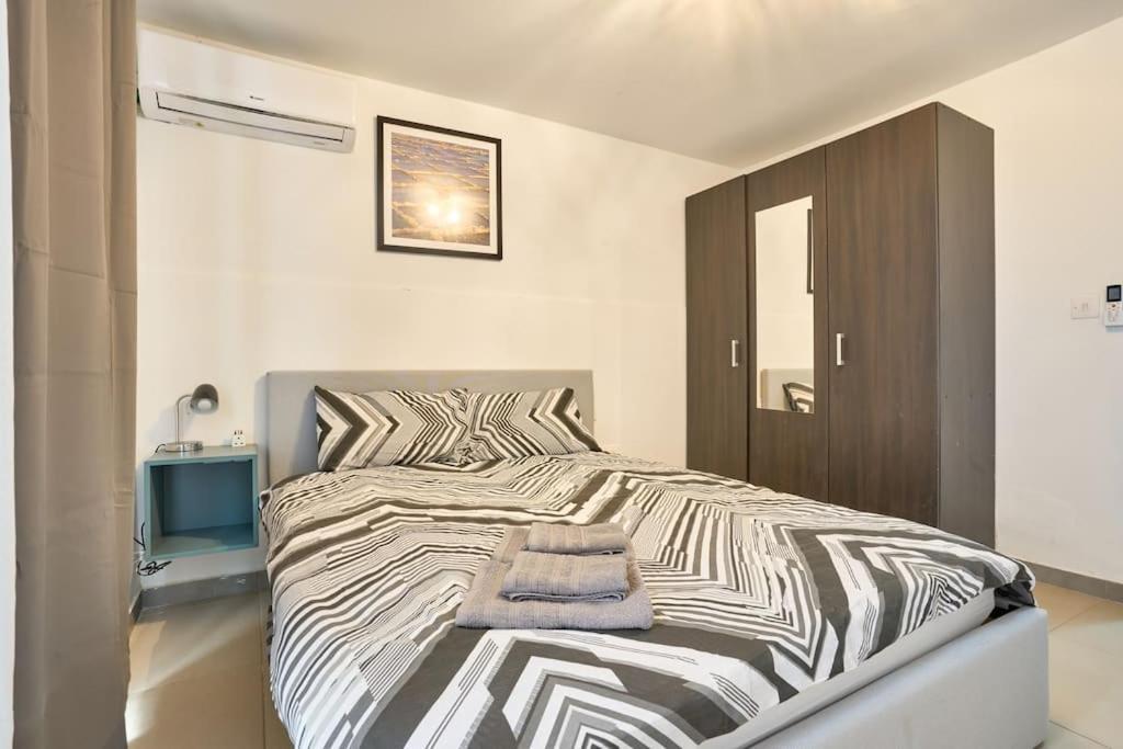 Urban Front - Walking Distance From Paceville And St George Bay Beach Is-Swieqi Экстерьер фото
