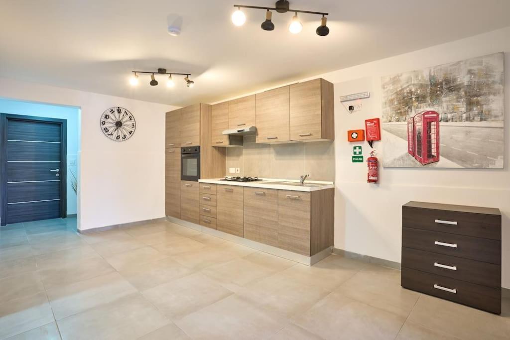 Urban Front - Walking Distance From Paceville And St George Bay Beach Is-Swieqi Экстерьер фото